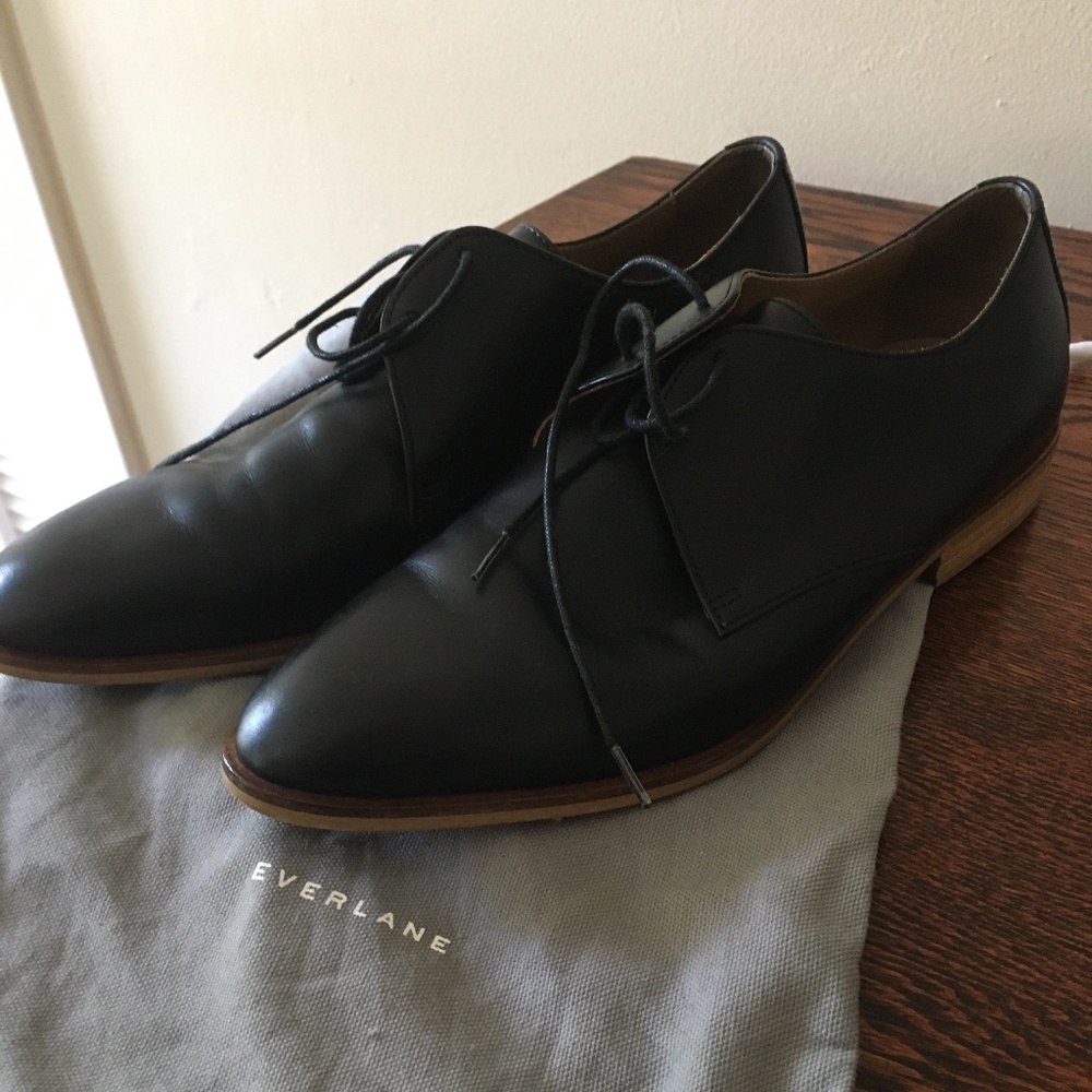 Everlane Modern Oxford shoe, size 10
